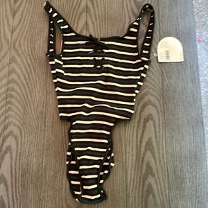 Vintage Swim -  Tango Rose One piece SwimSuit - NWT 🌴🌴🌴🌴